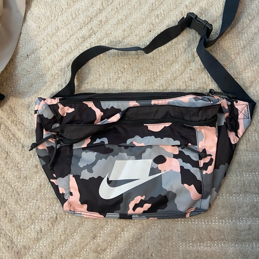 Nike Large Fanny Pack